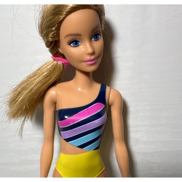 Barbie Doll Cut Out Bathing Suit With Blonde Hair 2019 Beach GHW41N301 - Picture 9 of 9
